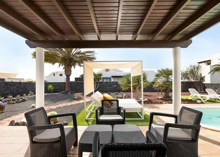 فيلة Home2book Private With Pool, *